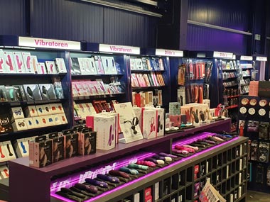 Dildos und Vibratoren im Erotikstore an der A61 Ausfahrt Rheinböllen