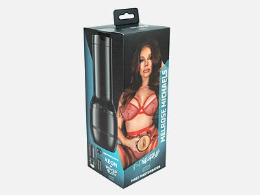 Masturbator Keon im Sexshop 18plus