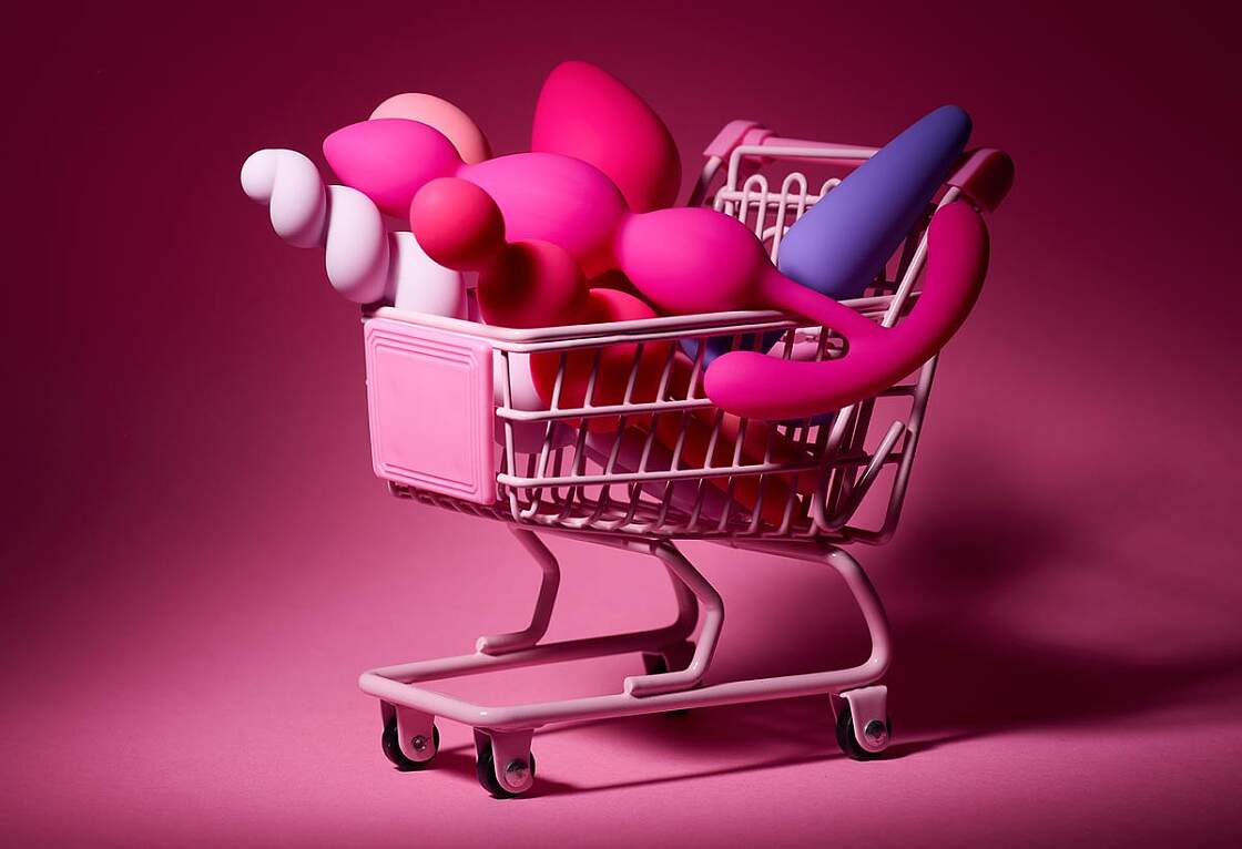 Sexspielzeug im Einkaufswagen